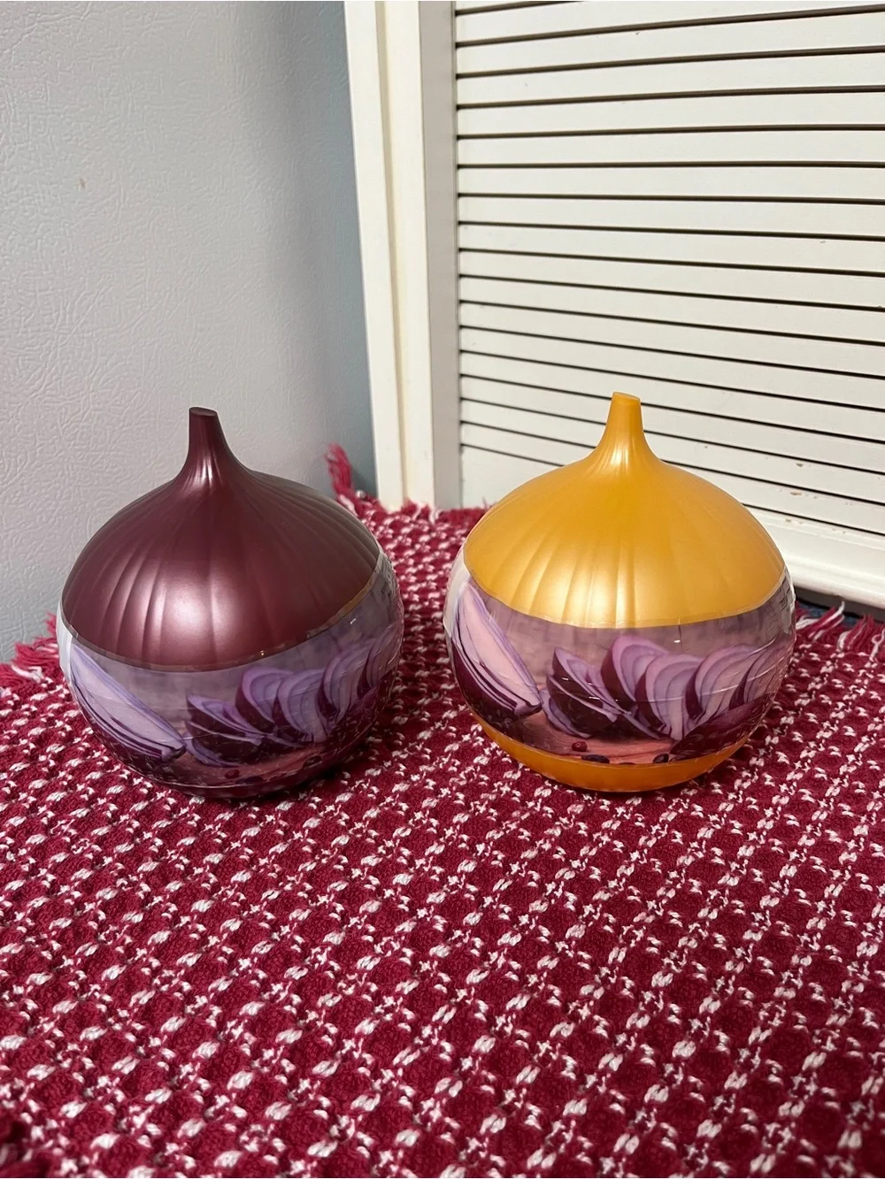 Hutzler Onion Saver - Yellow and Burgundy Onion Storage Containers NWT